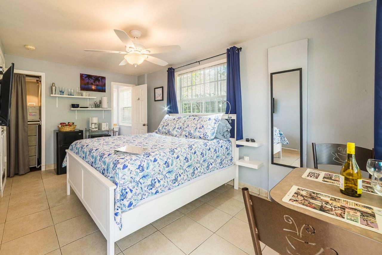 The Blue Door Inn Fort Lauderdale Extérieur photo